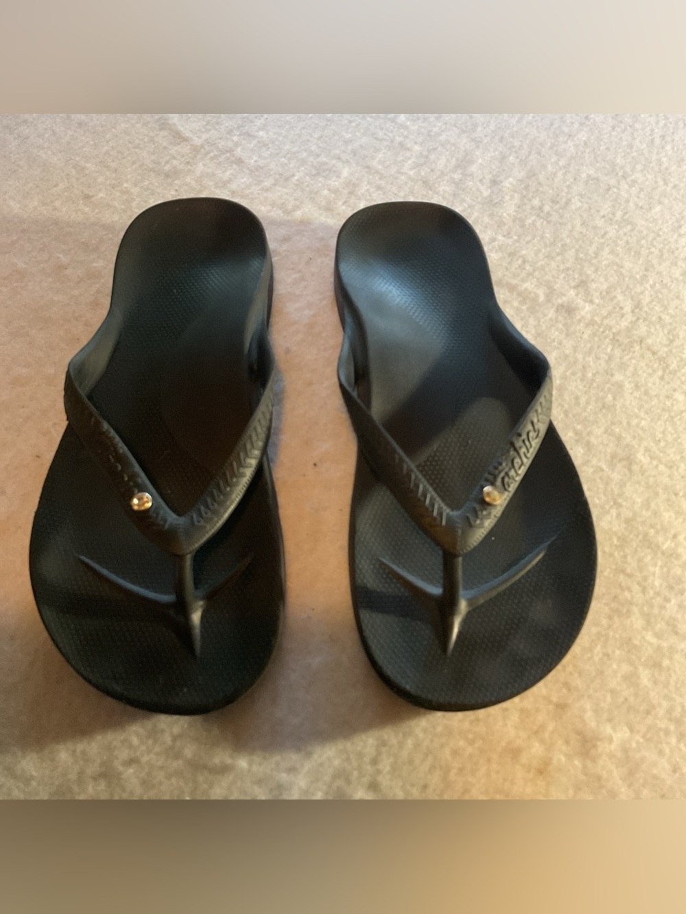 Women's Archies Black Flip Flop Sandals size 10